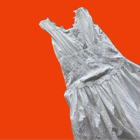 Unbelievable vintage handmade one of a kind white prairie dress π₯ - Picture 3 of 3